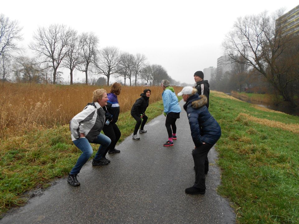 Oefening op het wandelpad