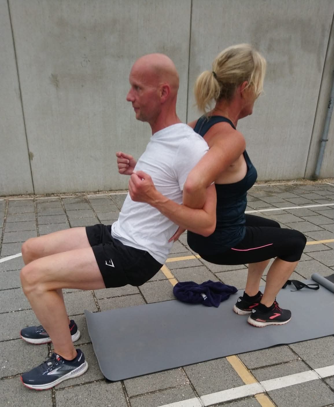 Squat in tweetallen