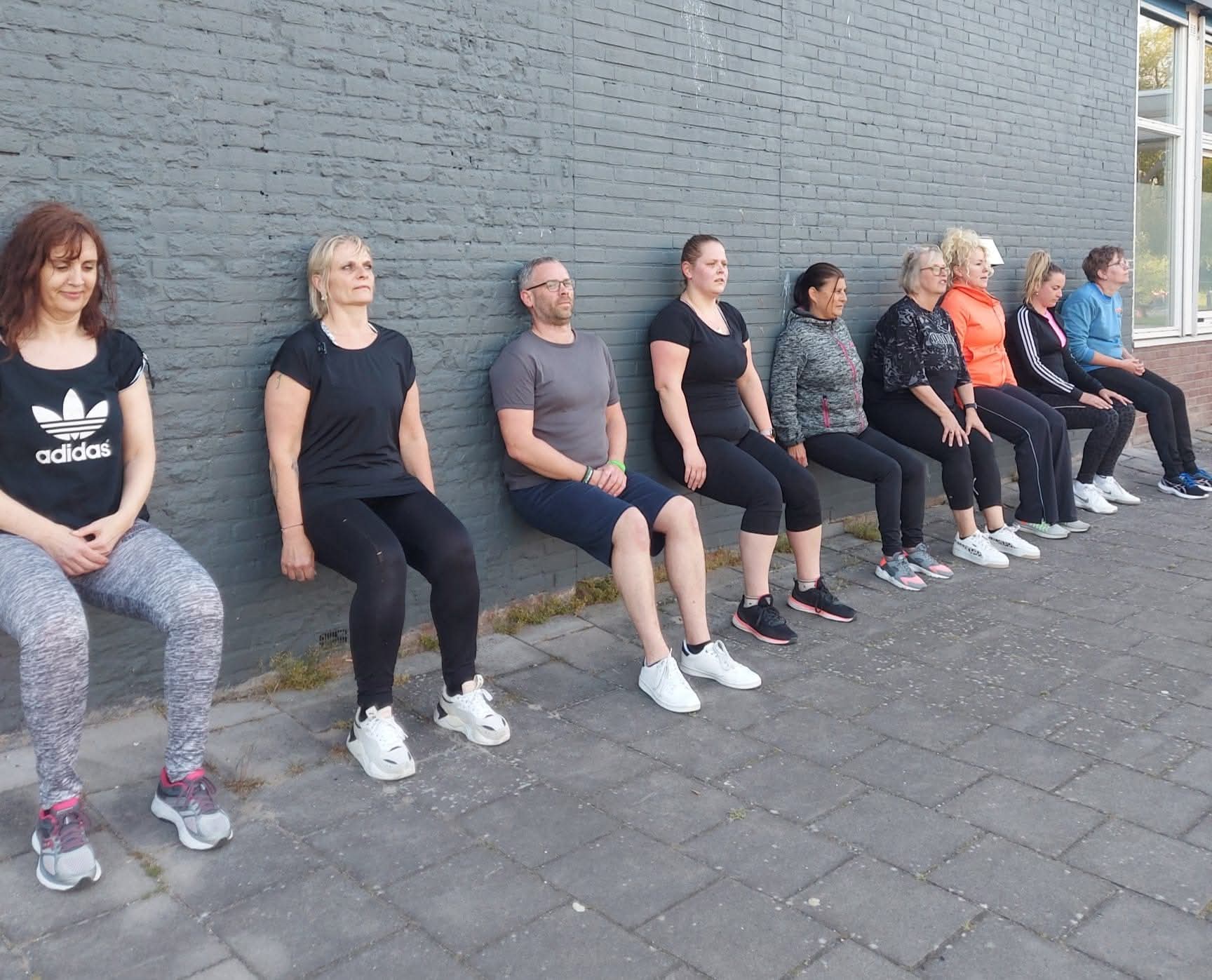 Wall sit tegen de muur